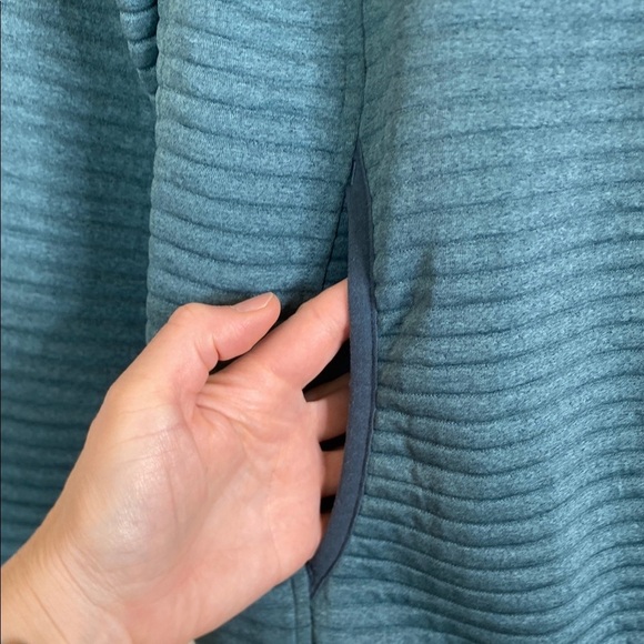 L.L.Bean Blue Pullover Sweater blue women’s medium EUC - Picture 4 of 5